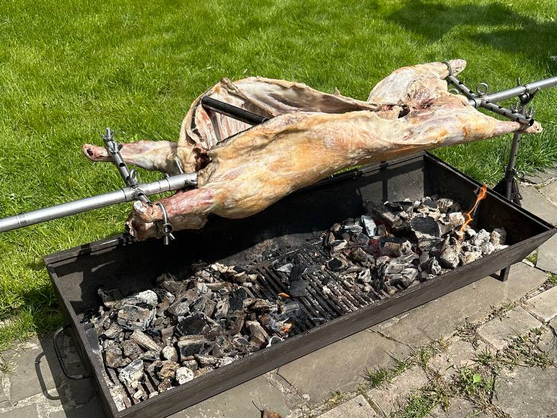 Секреты приготовления сочного барашка на вертеле